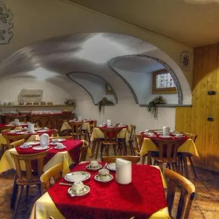 Meuble Garni Della Contea Bormio