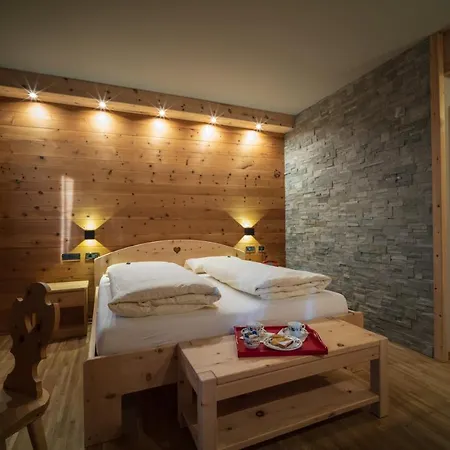Hotel Meuble Garni Della Contea Bormio