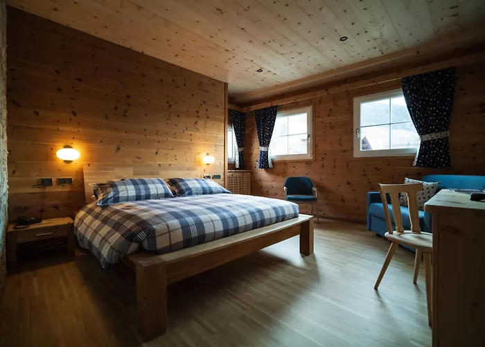 Meuble Garni Della Contea ボルミオ