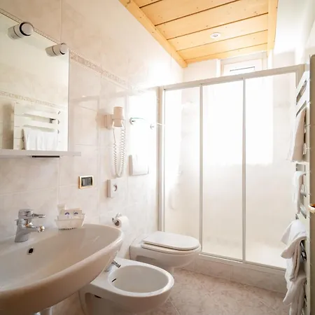 Meuble Garni Della Contea 博尔米奥