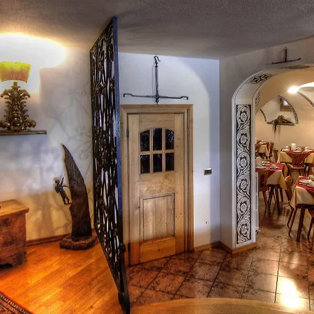Meuble Garni Della Contea Otel 3*