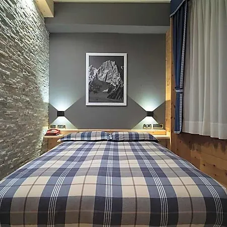 מלון Meuble Garni Della Contea 3*