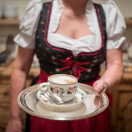 酒店 Meuble Garni Della Contea 3*