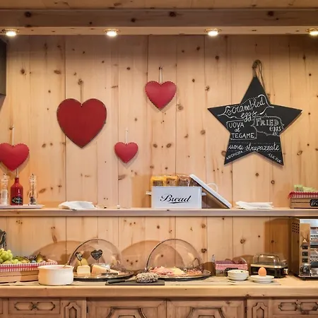 Meuble Garni Della Contea Hotel 3*