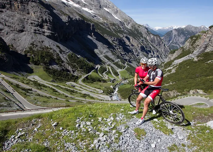 Meuble Garni Della Contea Hotel Bormio