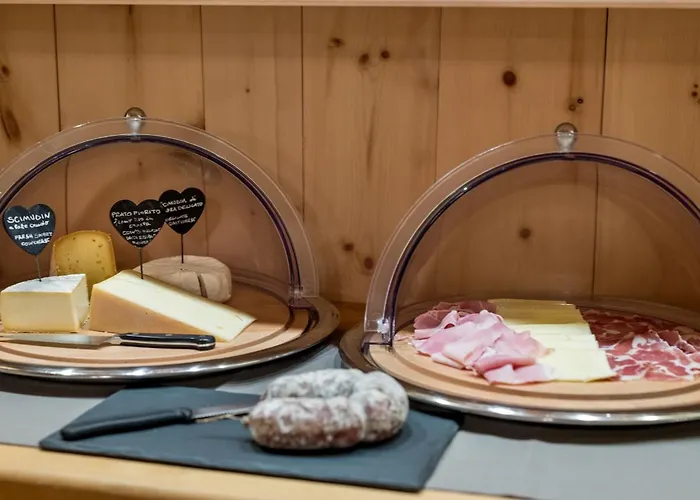 Hotel Meuble Garni Della Contea 3*