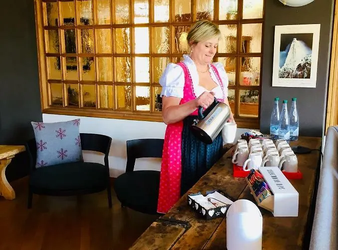 Meuble Garni Della Contea