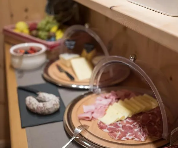 Meuble Garni Della Contea Hotel 3*