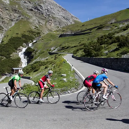 Meuble Garni Della Contea 3*