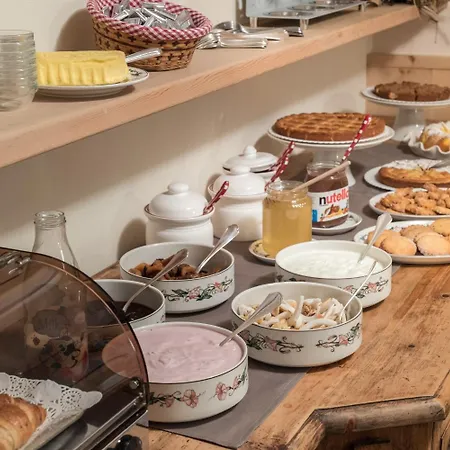 Meuble Garni Della Contea Hotel