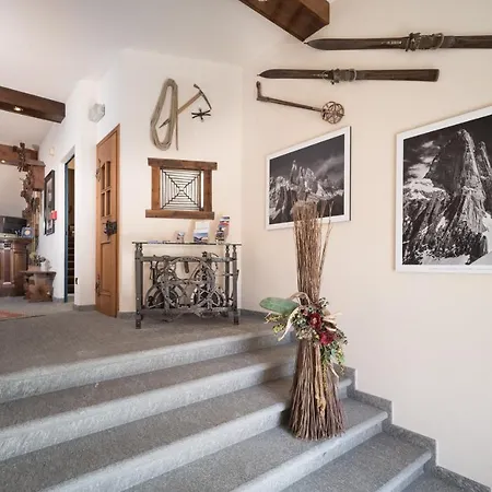 Hotel Meuble Garni Della Contea Bormio