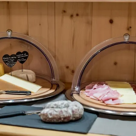 Meuble Garni Della Contea 호텔 3*