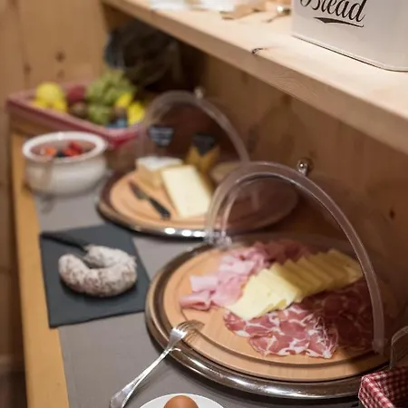Meuble Garni Della Contea 호텔 3*